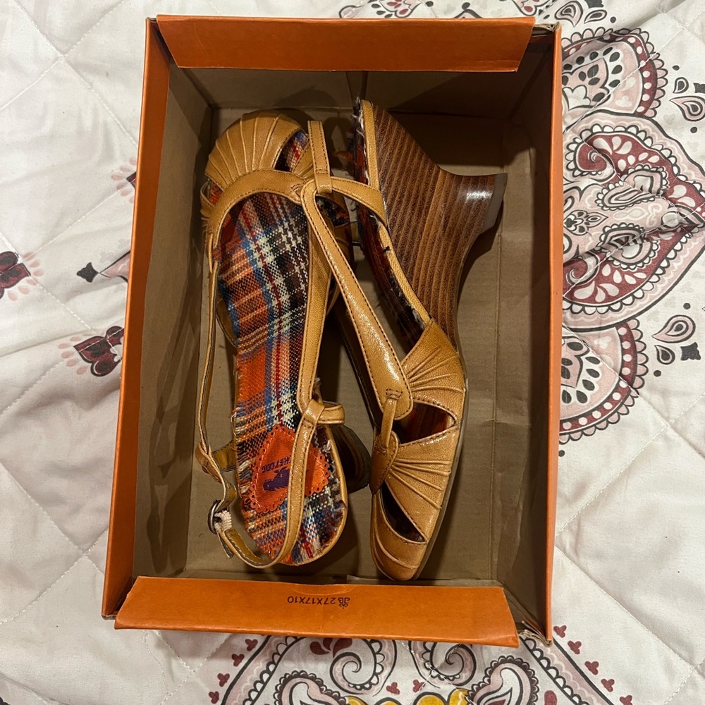 Rocket Dog brown Multicolor Plaid shell Wedge Sandals